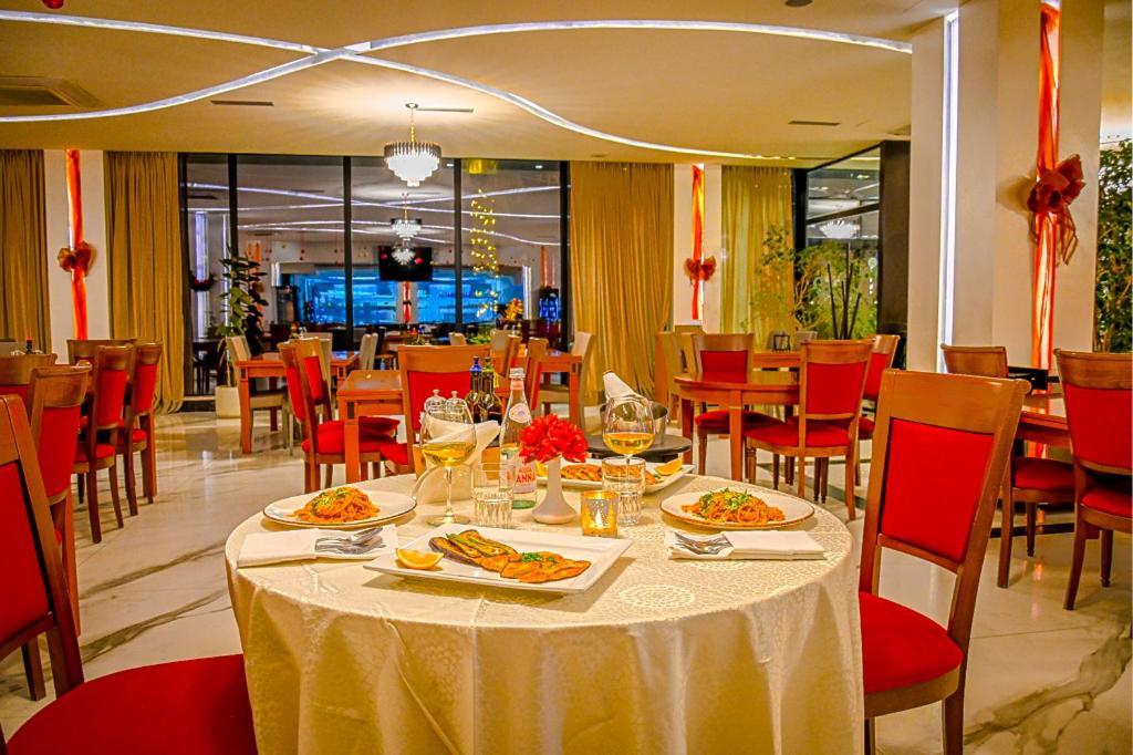 Hotel Vivas ドゥラス エクステリア 写真