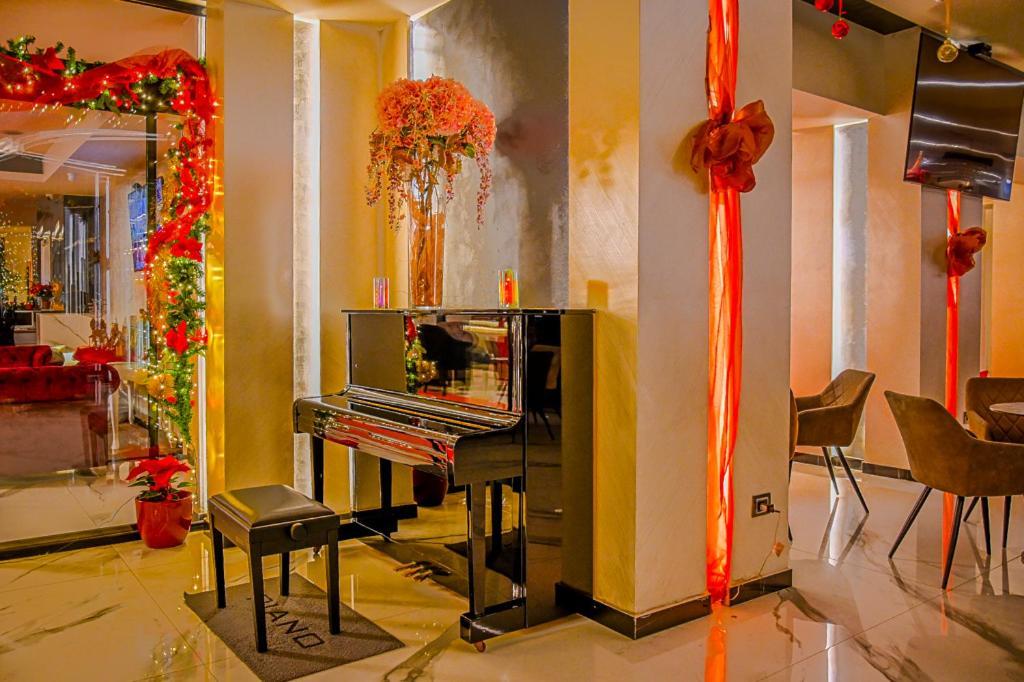 Hotel Vivas ドゥラス エクステリア 写真