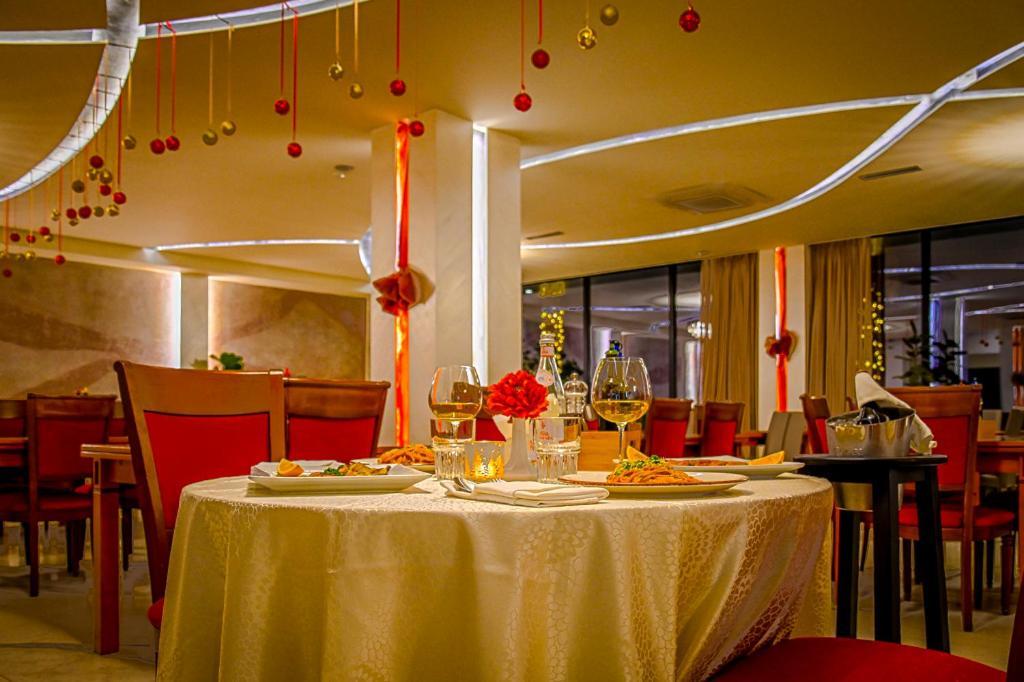 Hotel Vivas ドゥラス エクステリア 写真