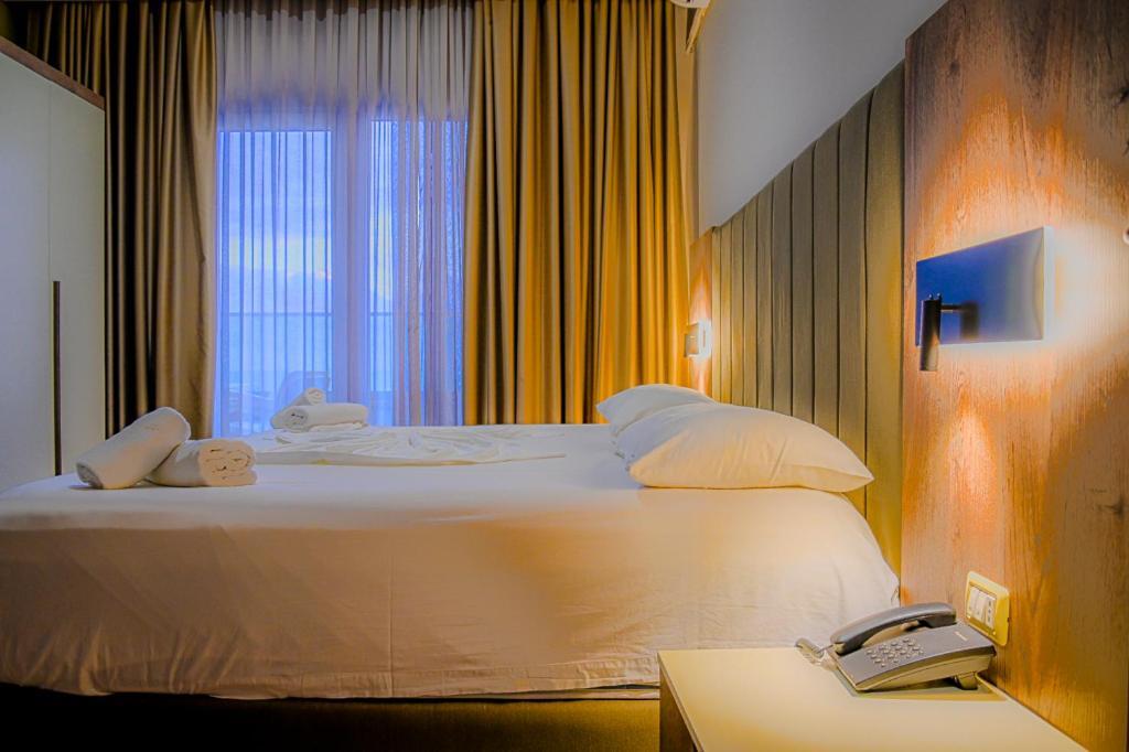 Hotel Vivas ドゥラス エクステリア 写真
